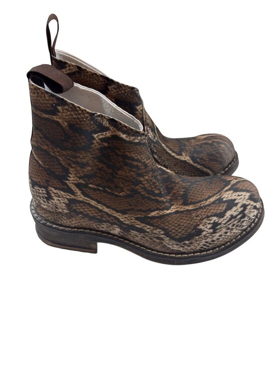 CHARLESTON SHOE CO. Shoes - Charleston Shoe Co. Ankle Boots Snake Print Wmns Size 5 Rubber Sole